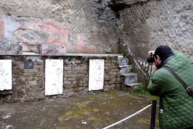 Herculanium guided tour - The Augusteum, public baths, and Gymnasium