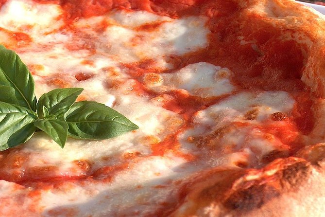 Homemade Pizza Class in Napoli - Making margherita with an ordinary kitchen in mind