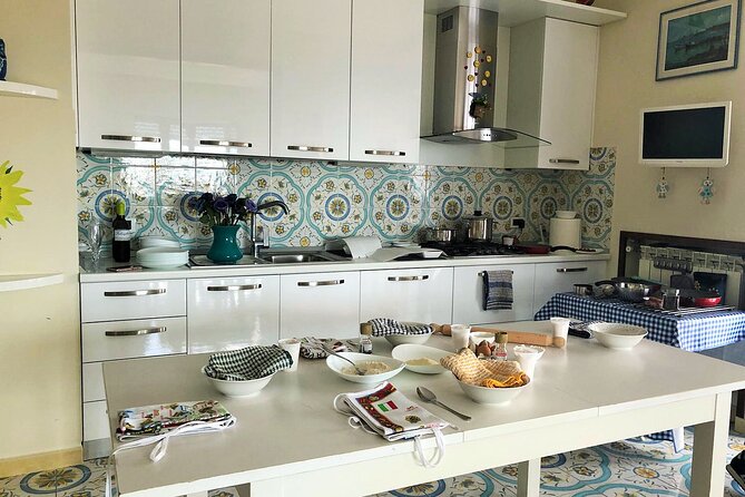 Make Neapolitan Pizza With A View Of Naples - The view from the apartment matters