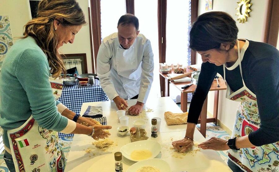 Make Neapolitan Pizza With A View Of Naples Like No Other - Learning the parts of a Neapolitan pizza