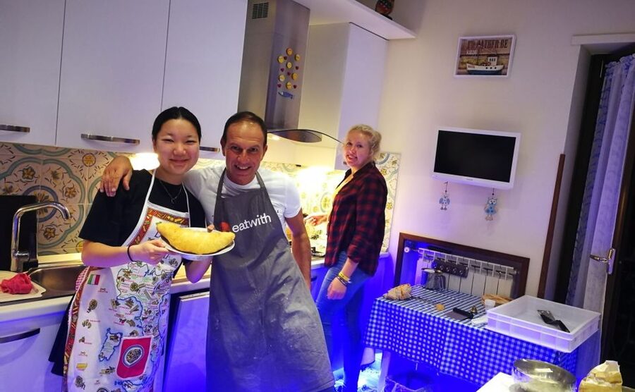 Make Neapolitan Pizza With A View Of Naples Like No Other - How the price compares