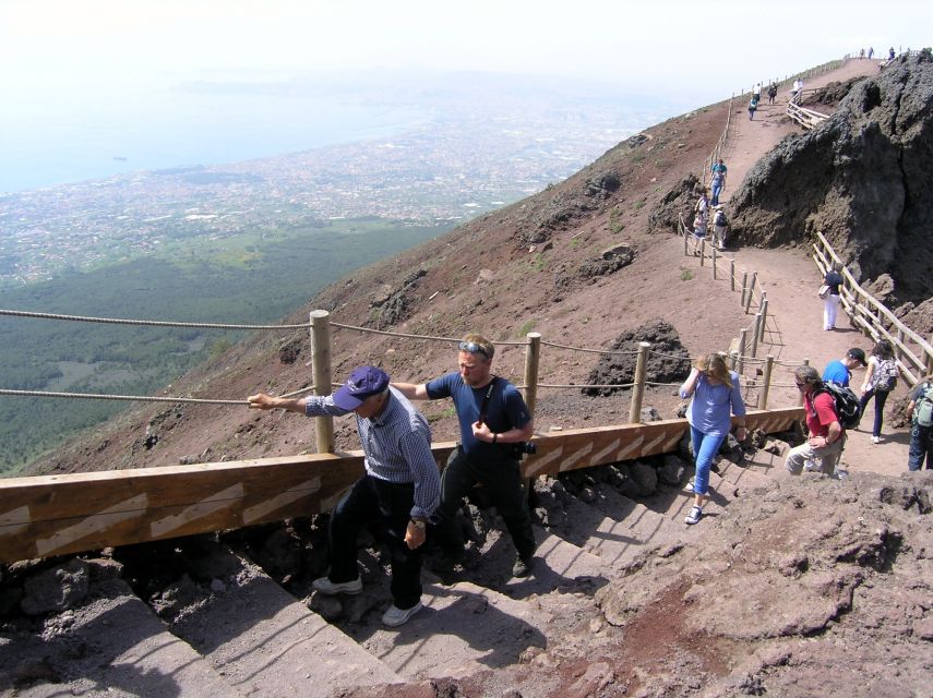 Mount Vesuvius 4-Hour Volcano Tour with Wine Tasting - Should you book it?