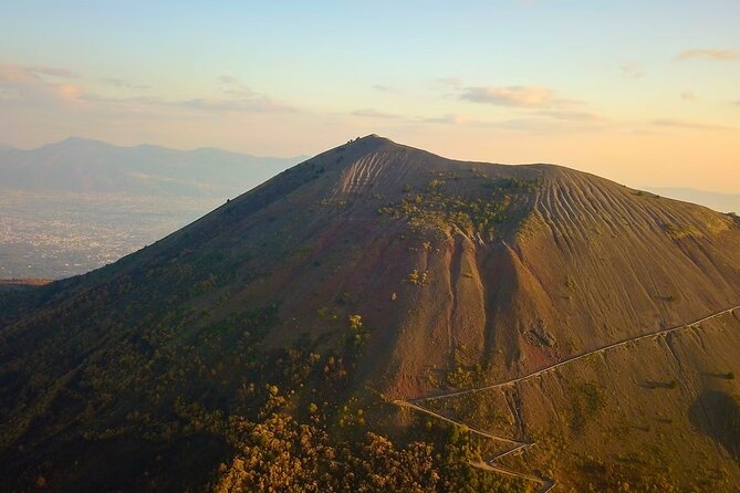 Mount Vesuvius and Pompeii private tour - The private car makes the long day easier