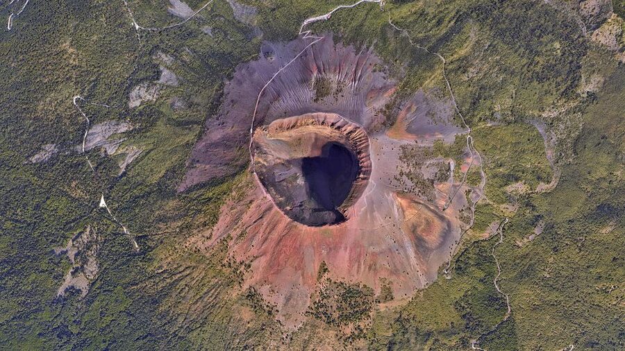 Mount Vesuvius: Skip-the-Line Ticket and Smart Digital Guide - Who should book this experience?
