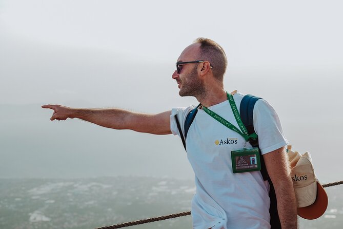 Mount Vesuvius Tour from Pompeii Led by an Expert Guide - Meeting in Pompeii and getting oriented