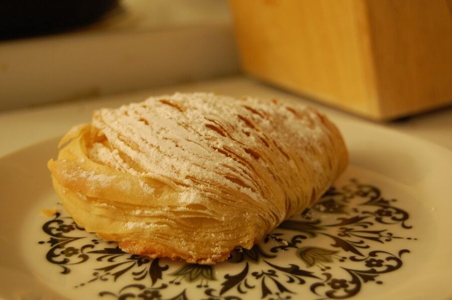 Naples: 2-Hour Walking Tour w/ Food Tasting Experience - Should you book it?