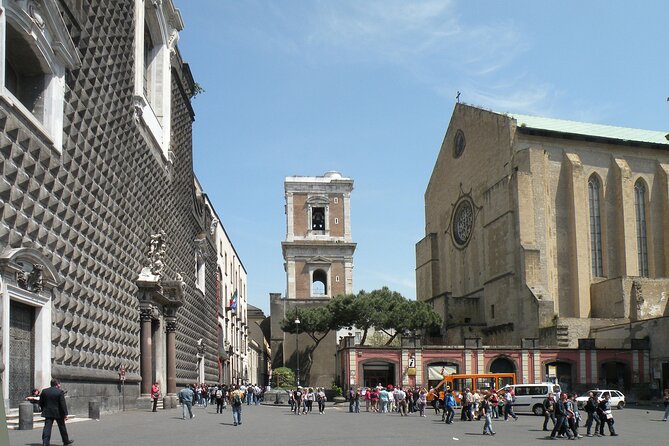 Naples - 4 hours in the streets of the city - Gesù Nuovo and Santa Chiara set the tone