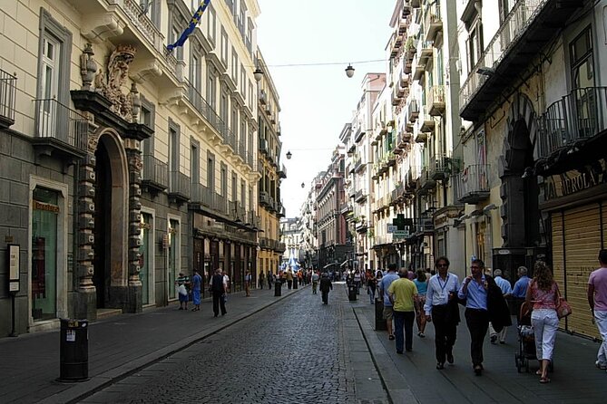 Naples - 4 hours in the streets of the city - Via Toledo and the Spanish Quarter