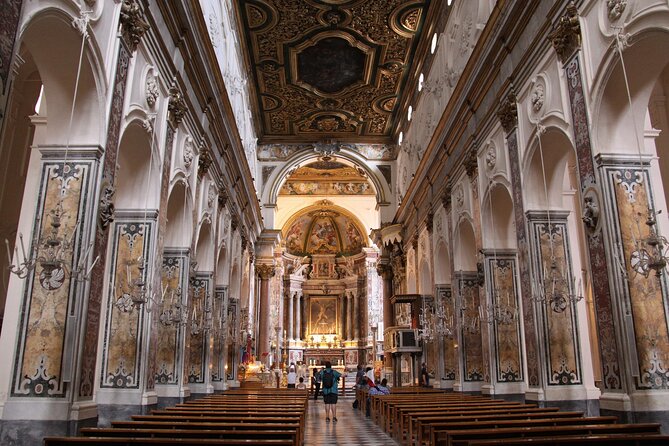 Naples: Amalfi Coast Small Group Tour up to 8 seats - The Mercedes van and the eight-seat limit