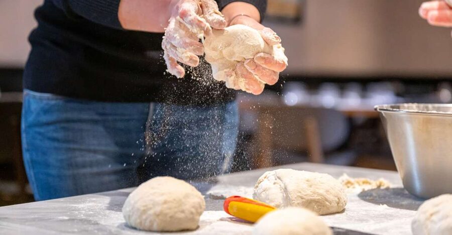 Naples: Authentic Neapolitan Pizza Making Class - Key points at a glance