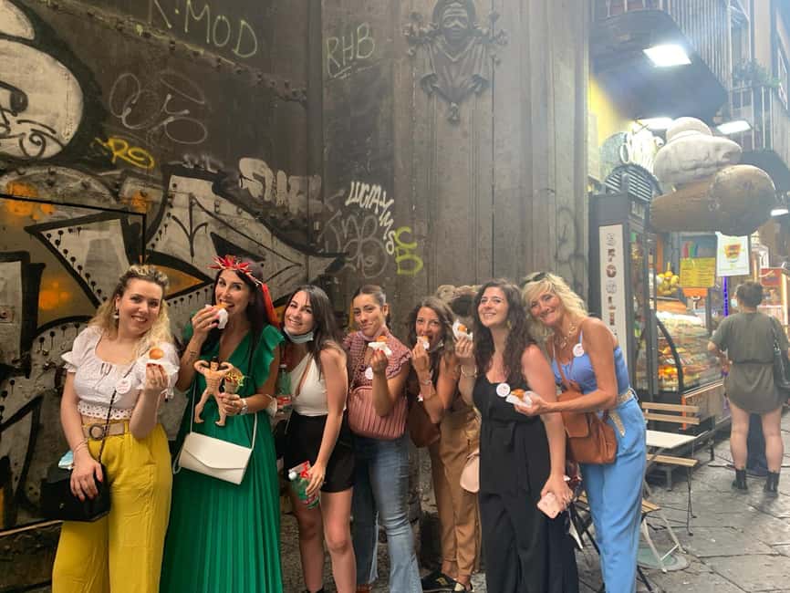 Naples: Bachelorette Party with Insolitaguida - Turning Naples into the party