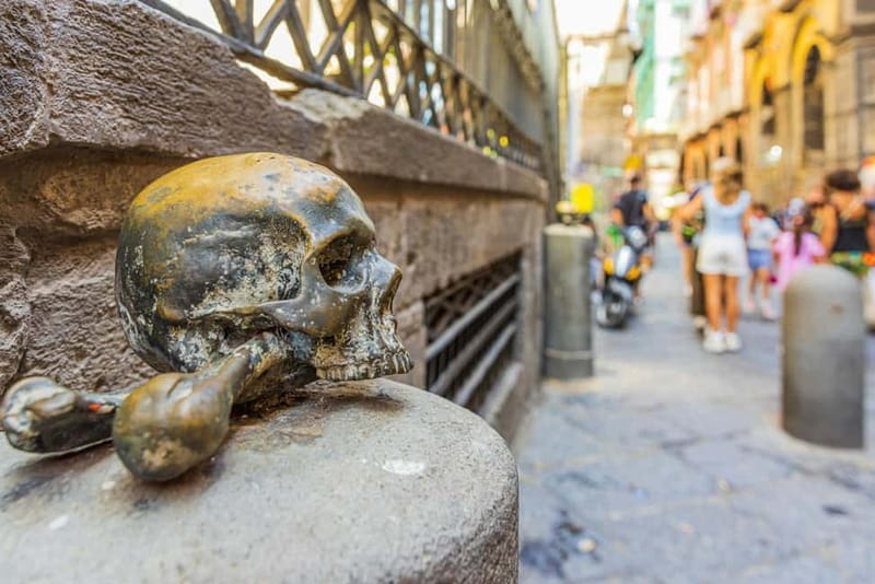 Naples behind the scene walking guided tour - Key points at a glance