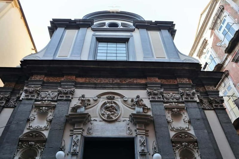 Naples behind the scene walking guided tour - San Gennaro and the meaning of Neapolitan devotion