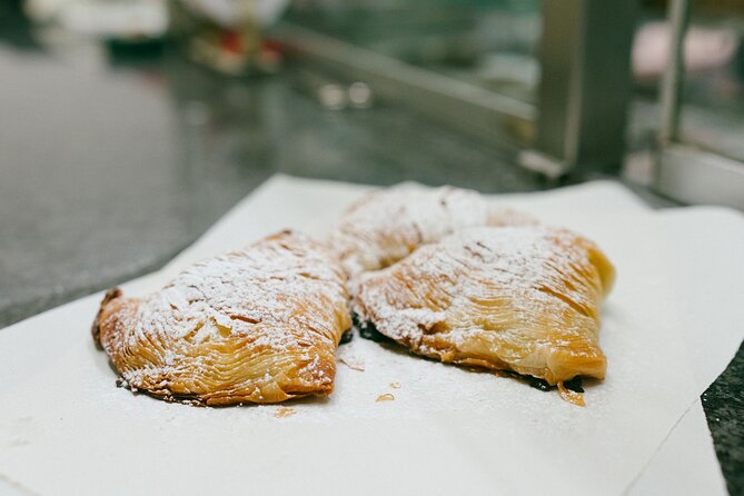 Naples by Night: Ultimate Neapolitan Tasting Tour - Aperitivo in Chiaia with two regional wines