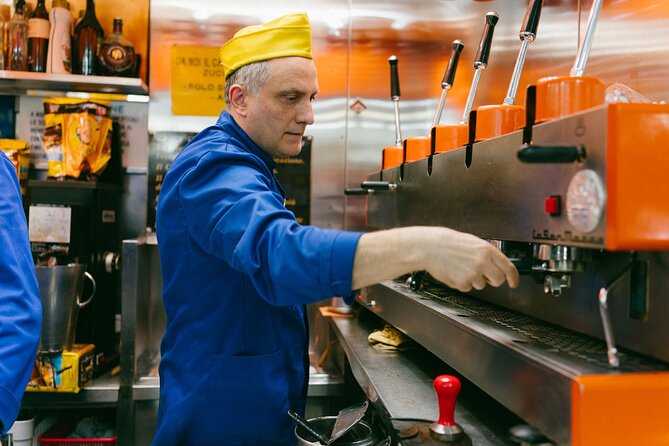 Naples by Night: Ultimate Neapolitan Tasting Tour - Starting with chocolate at a local shop