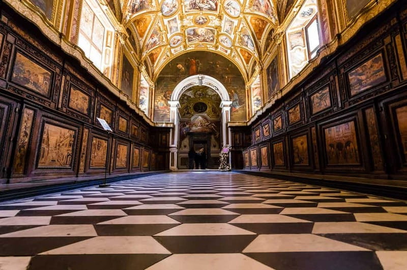 Naples: Certosa San Martino Tour with an Art Historian Guide - Transportation, access, and language choices