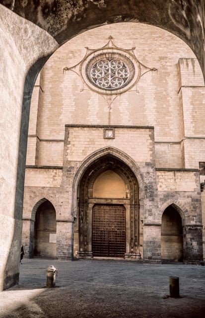 Naples: Church Of Santa Chiara Guided Tour - Entering Santa Chiara’s Gothic church