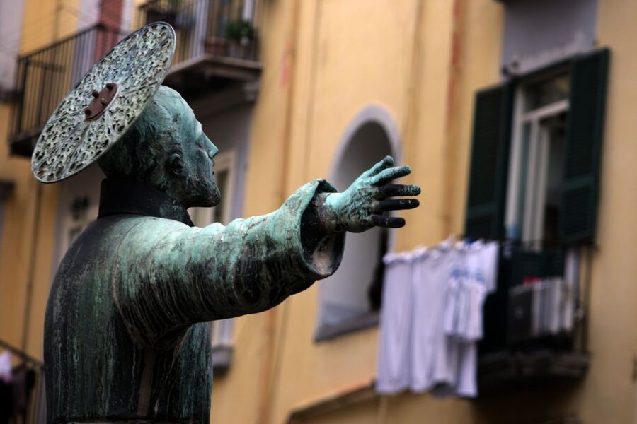 Naples: City and Lapis Museum Tour with an Archaeologist - Why Naples makes sense from below