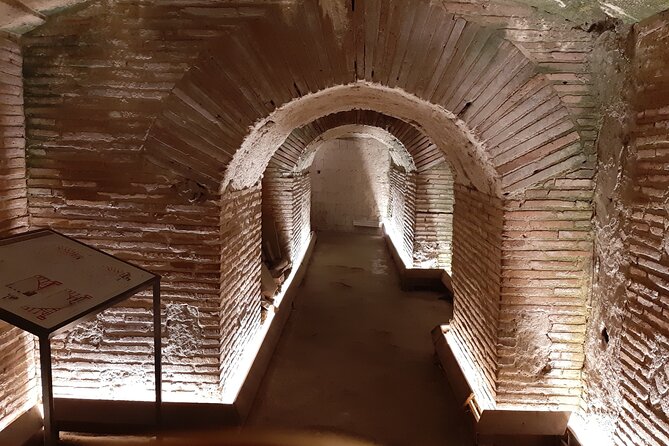 Naples: City Center Walking Tour with Underground Naples - Why this walk makes sense in Naples