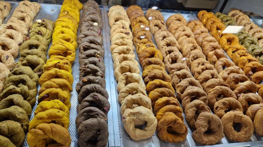 Naples: Culture & Street Food with a Local Guide - San Gregorio Armeno, the alley of presepi