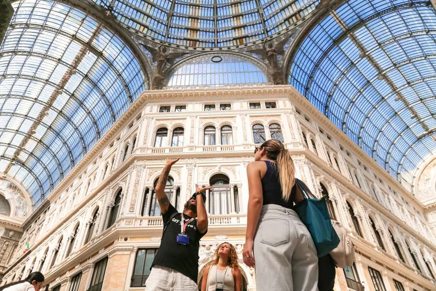 Naples: Culture & Street Food with a Local Guide - Spaccanapoli and the old city grid