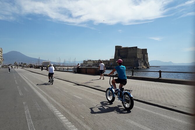 Naples electric bike tour Partenope - What the electric bike changes