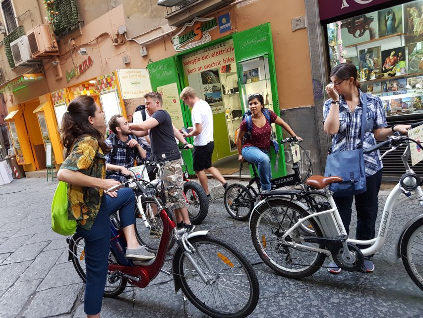 Naples: Full-Day Electric Bicycle Rental - The historic center: close-up Naples by bicycle
