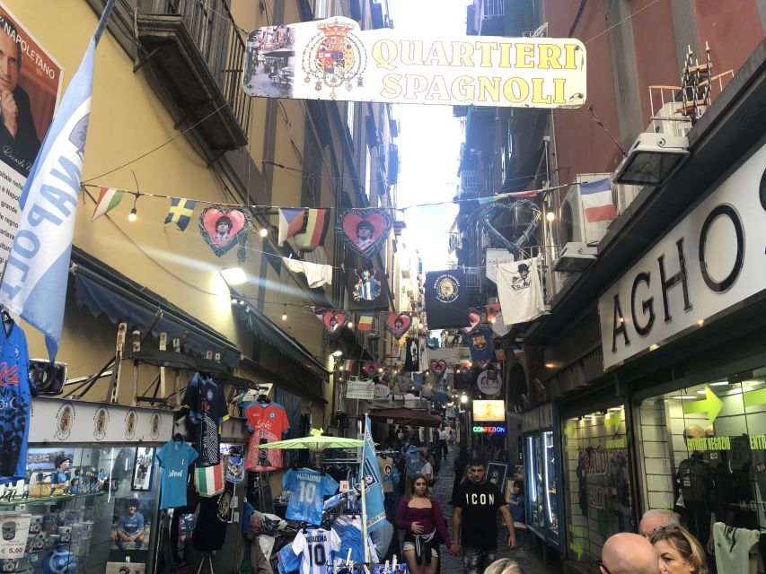 Naples: Guided Pub Crawl in the Old Town - Walking through the Old Town with street music around you