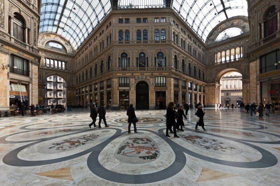 Naples: Guided Walking Tour - What the guide adds to the walk