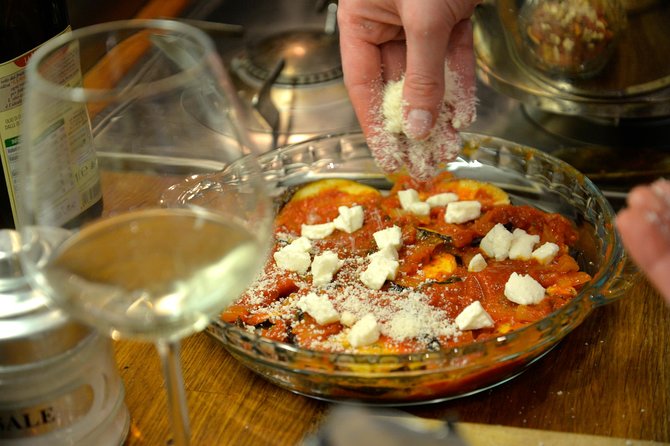 Naples Hands-on Cooking Class: Gnocchi, Ravioli, Tiramisu & Wine - Starting at Via Medina for a Neapolitan lunch