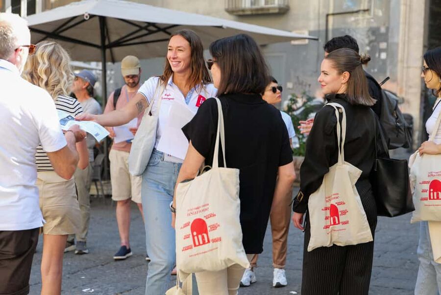 Naples: Historic Center and Sansevero Chapel Walking Tour - Walking Via dei Tribunali for a taste of daily Naples