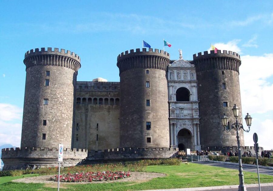 Naples: Historic Center Guided Tour with Underground Ruins - How the guides shape the experience