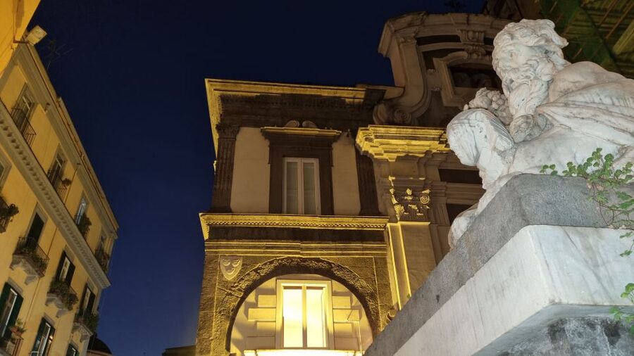 Naples: Historic City Center Guided Walking Tour - Why this walk helps you read Naples