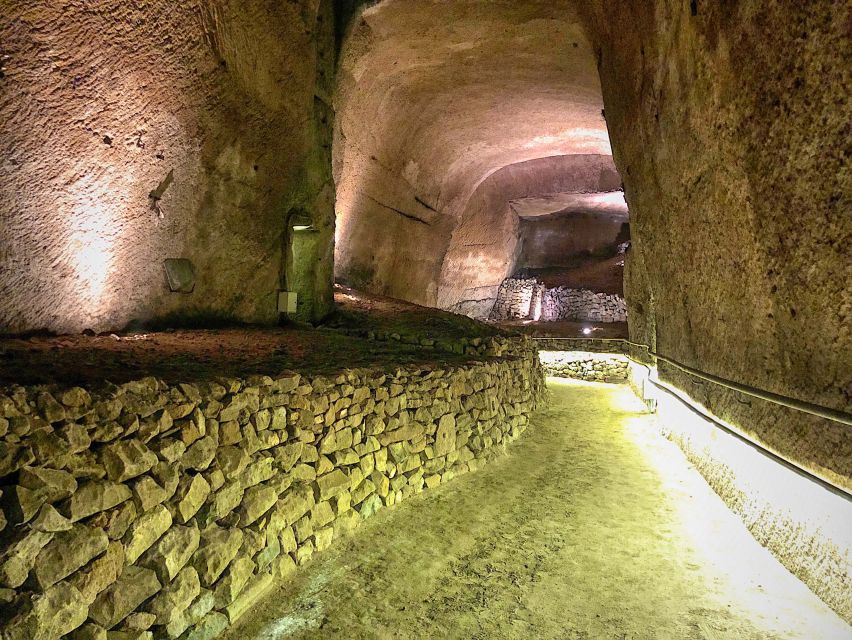 Naples: LAPIS Museum Guided Visit in Italian - Practical booking advice for a small Italian tour