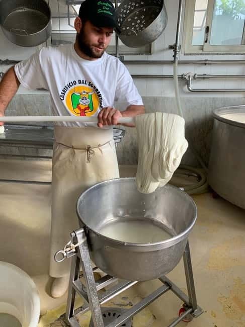 Naples: Mozzarella experience - A cheese tasting with more variety than one ball of mozzarella