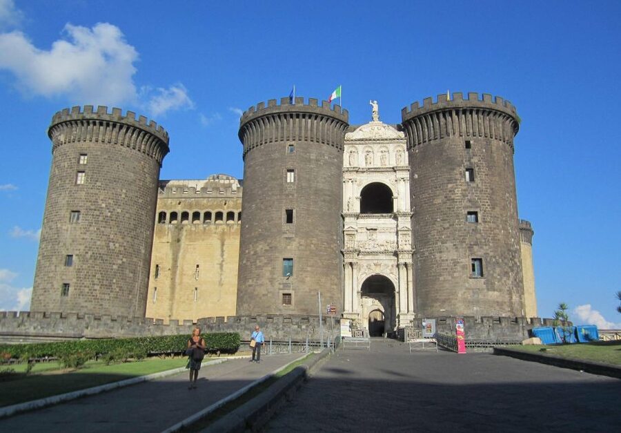 Naples: Naples, Pompeii, and Vesuvius Full-Day Tour - Transport, guides, and the daily rhythm