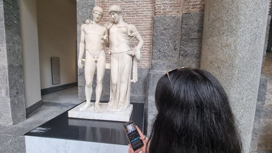 Naples: National Archaeological Museum audio guide - Battery, shoes, and other practical advice
