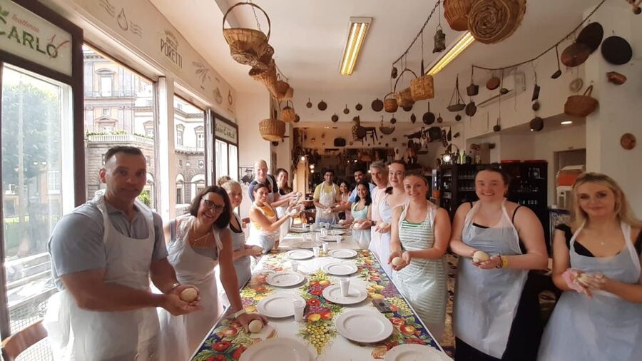 Naples: Neapolitan Pizza and Tiramisù Making Class - FAQ