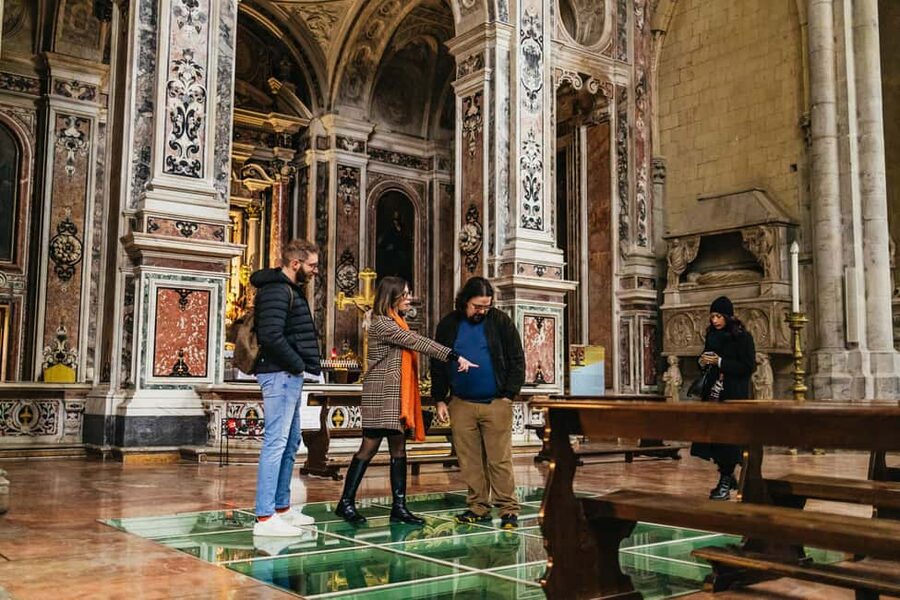 Naples: Old Town Guided Walking Tour - Via dei Tribunali and the old Decumani