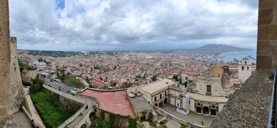 Naples Panoramic walking tour thourgh La Pedamentina scale - From Montesanto Station to Naples Above the Rooftops