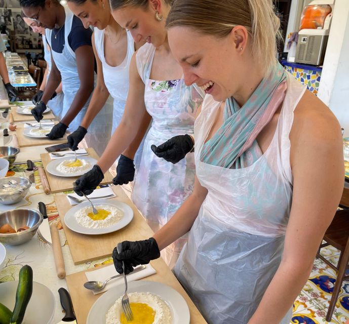 Naples: Pasta Cooking Class with Tiramisù and a Drink - Who should book this class?