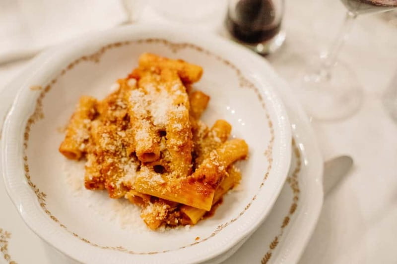 Naples: Pasta, Wine & Authentic Food Tour - What the small group changes