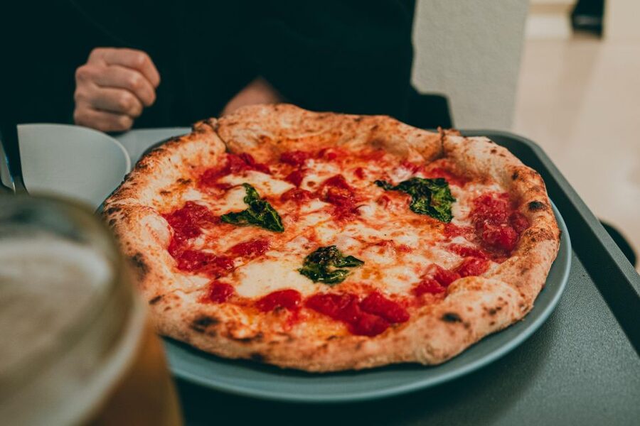Naples: Pizza and Beyond Food Tour - Why this Naples food walk works