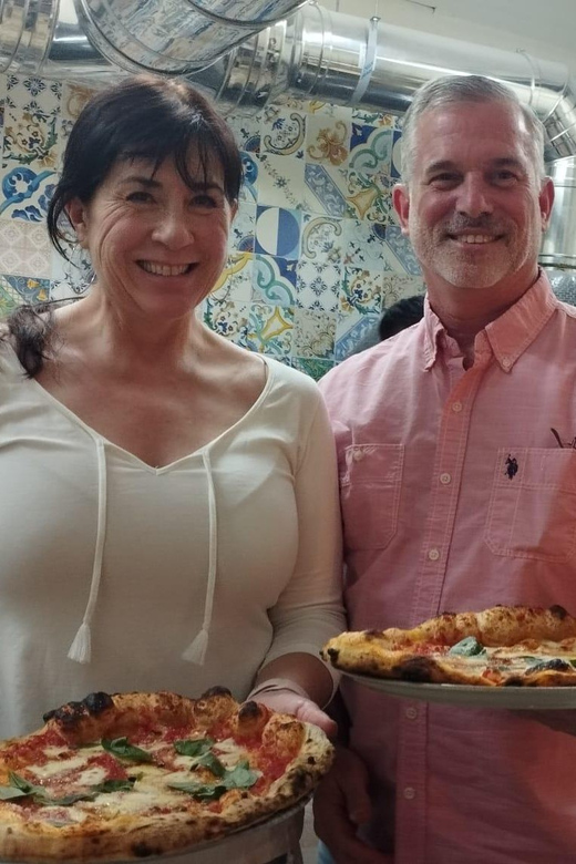 Naples: Pizza Making Class with Neapolitan Chef and drink - Local starters before the main event