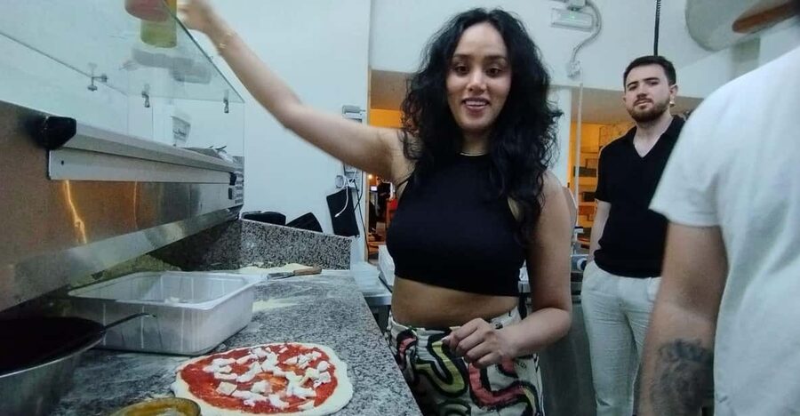 Naples: Pizza Making Class with Neapolitan Chef and drink - Why families may like it