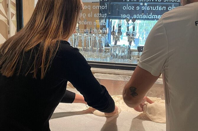 Naples: Pizza Making Class with Professional Pizzaiolo - Finding Via delle Zite in Naples