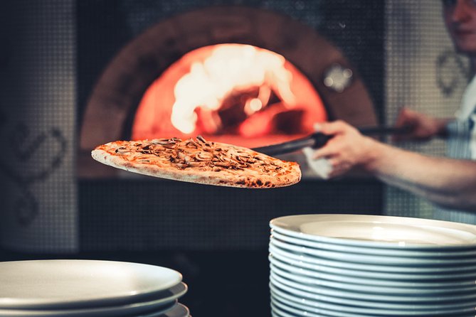 Naples Pizza-Making: From Dough to Dessert & Wine at Pizzeria - Why this Naples pizza class works