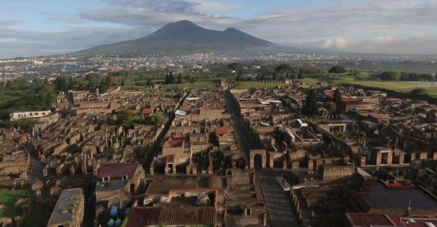 Naples: Pompeii and Herculaneum Tour with Tickets and Lunch - Key points at a glance