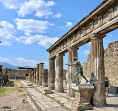 Pompeii and Vesuvius Skip-the-Line Day Trip