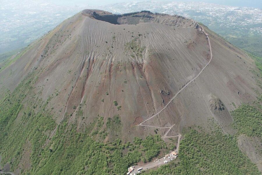 Naples: Pompeii, Herculaneum and Mt. Vesuvius Private Tour - Herculaneum: smaller, sharper, and easier to read